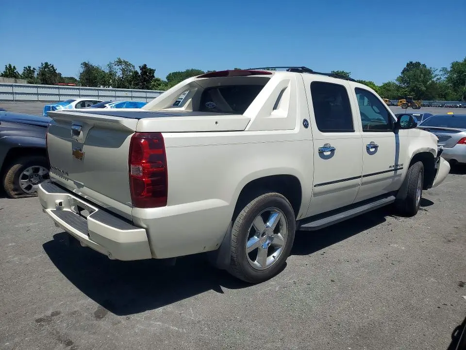 2013 CHEVROLET AVALANCHE LTZ  