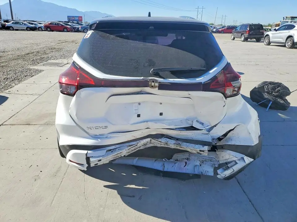 2021 NISSAN KICKS SR  