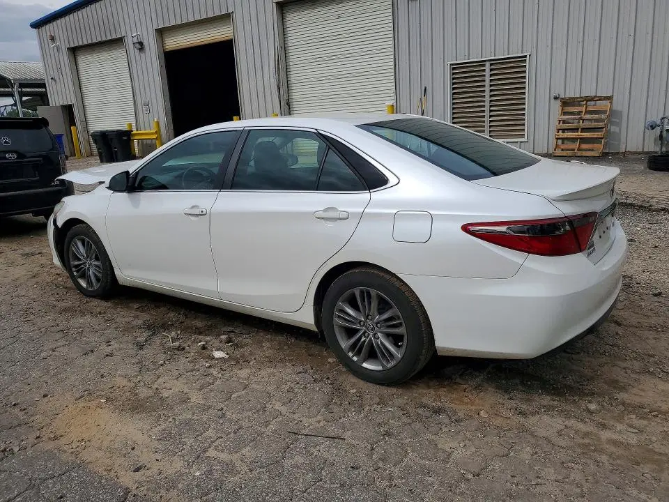 2015 TOYOTA CAMRY SE  