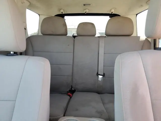 2010 FORD ESCAPE XLT  