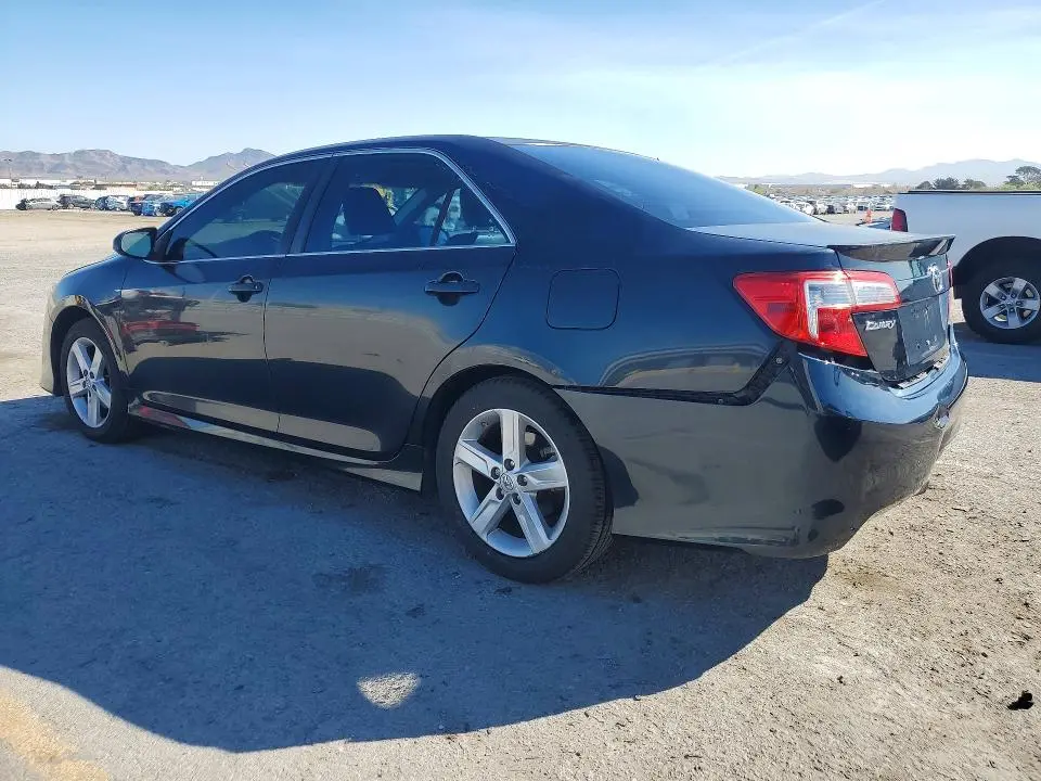 2013 TOYOTA CAMRY SE  