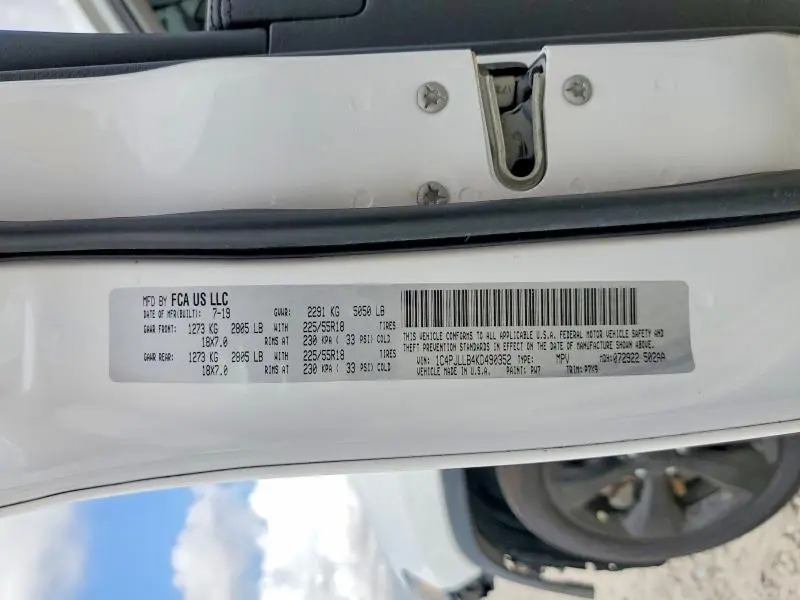 2019 JEEP CHEROKEE LATITUDE PLUS  
