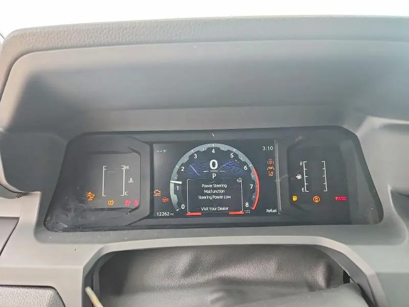 2025 TOYOTA TACOMA SR  