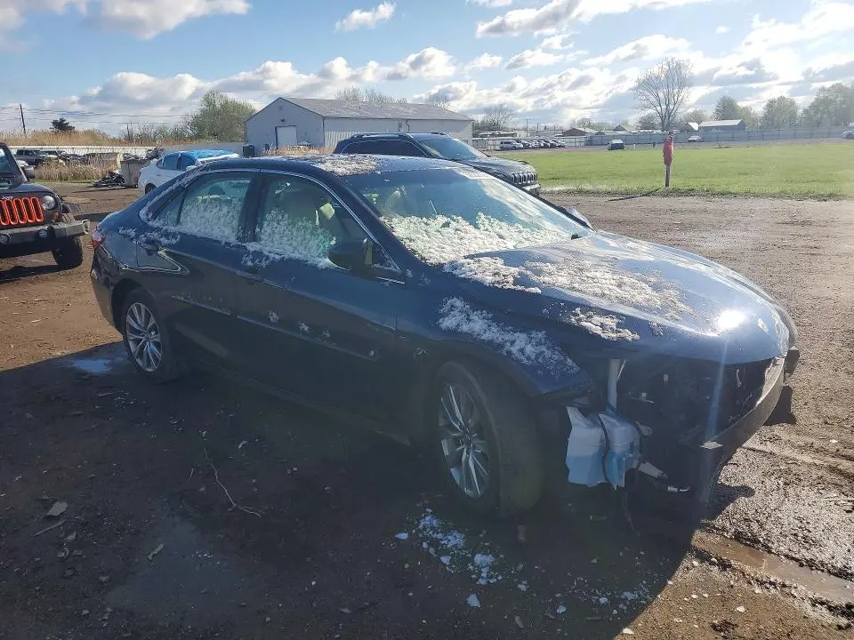 2016 TOYOTA CAMRY XLE  