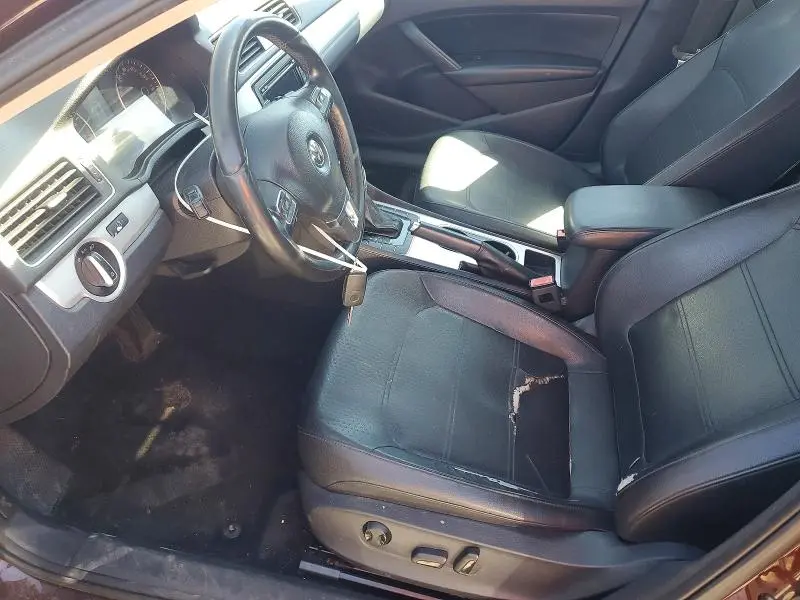2013 VOLKSWAGEN PASSAT SE  