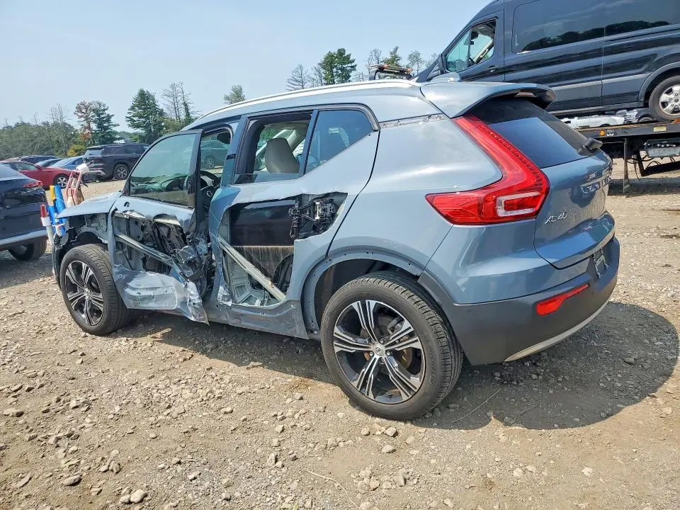 2022 VOLVO XC40 T5 INSCRIPTION  