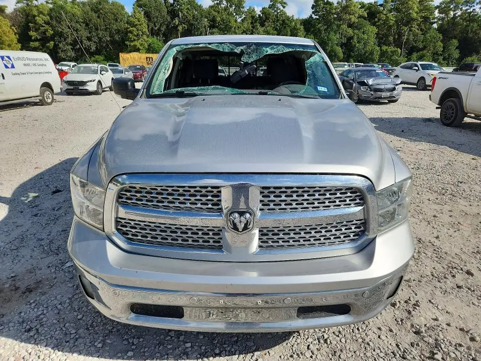 2015 RAM 1500 SLT  