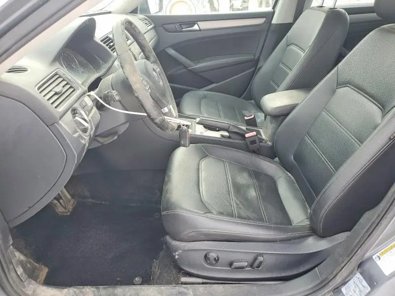 2014 VOLKSWAGEN PASSAT SE  