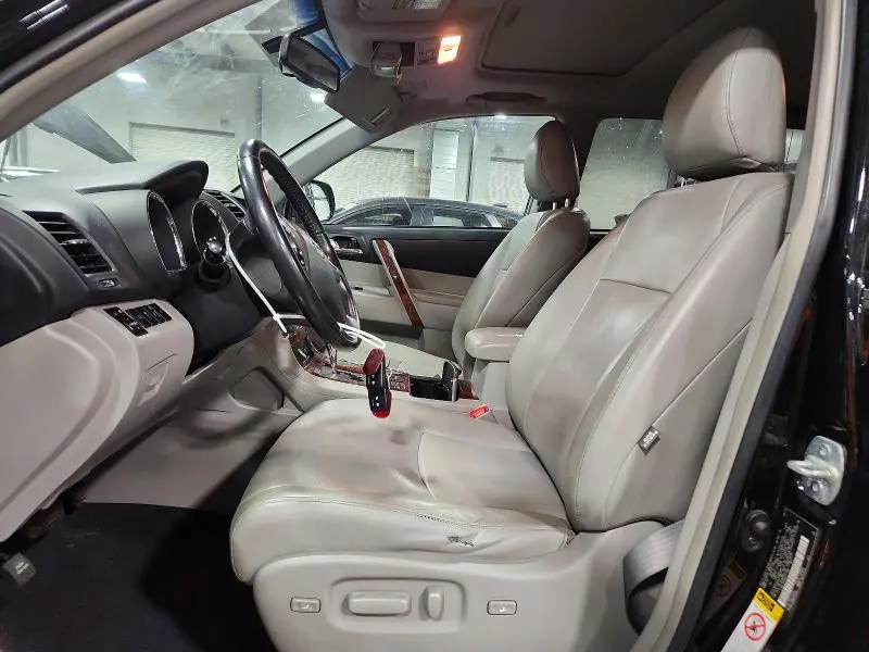 2013 TOYOTA HIGHLANDER LIMITED  