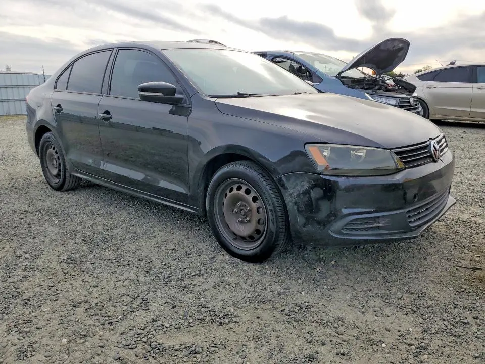2014 VOLKSWAGEN JETTA SE  