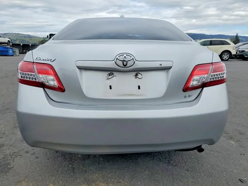 2011 TOYOTA CAMRY LE  