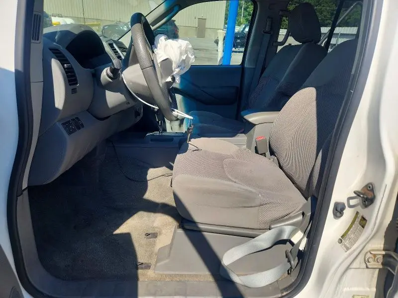2011 NISSAN FRONTIER S  