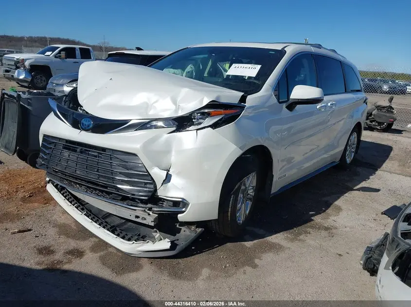 2021 TOYOTA SIENNA PLATINUM