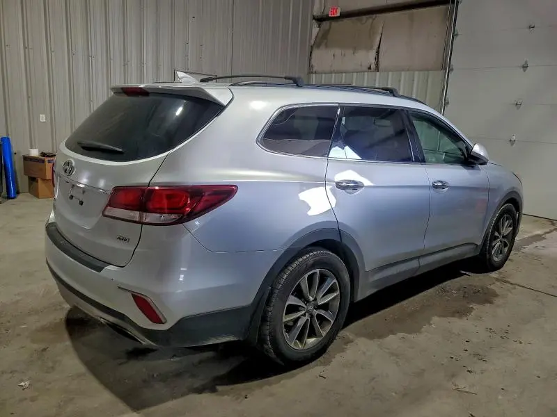 2017 HYUNDAI SANTA FE SE  