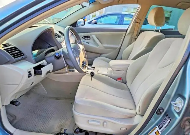 2010 TOYOTA CAMRY LE  