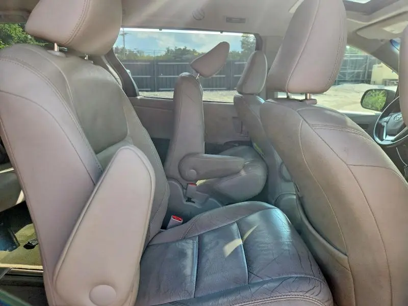 2015 TOYOTA SIENNA XLE 7-PASSENGER  