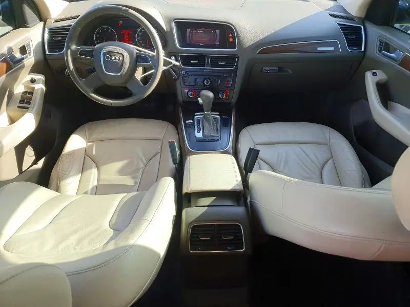 2010 AUDI Q5 PREMIUM  