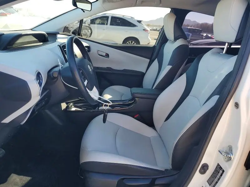 2016 TOYOTA PRIUS THREE TOURING  