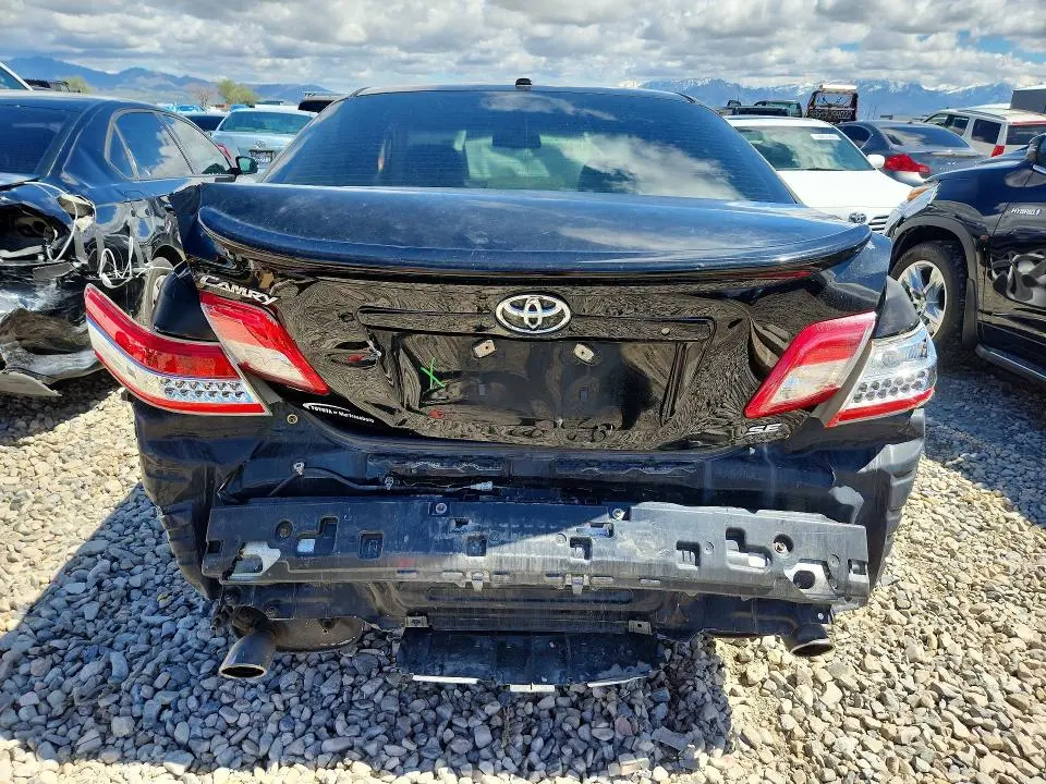 2010 TOYOTA CAMRY SE  