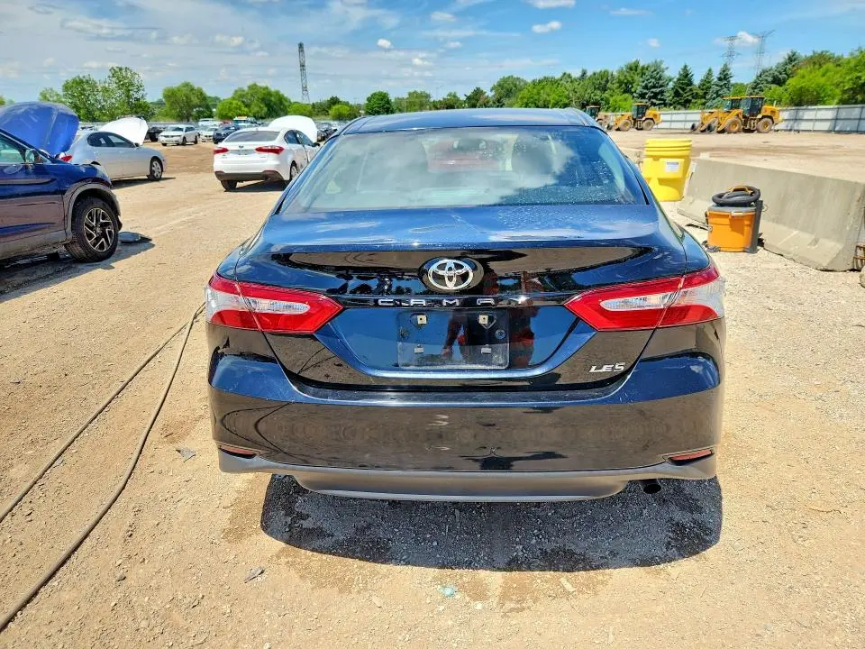 2018 TOYOTA CAMRY LE  