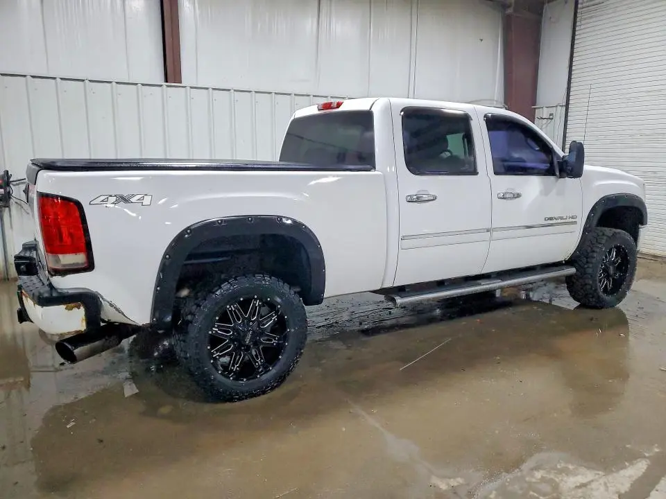 2012 GMC SIERRA K2500 DENALI  