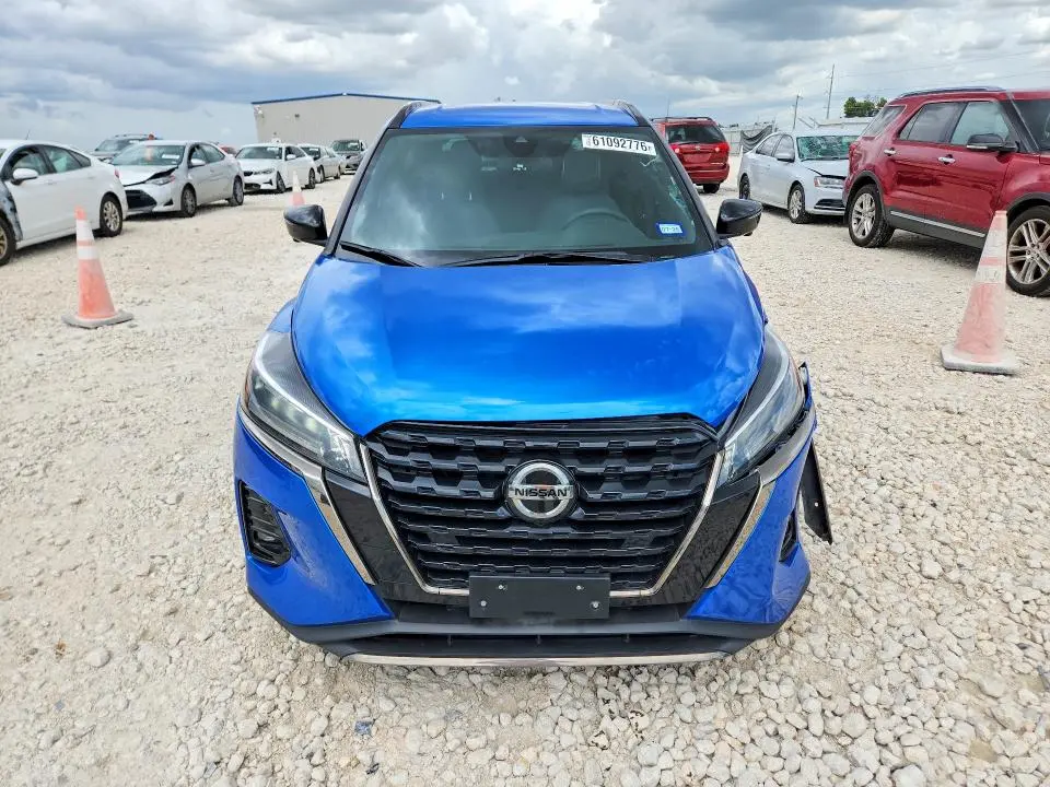 2021 NISSAN KICKS SR  