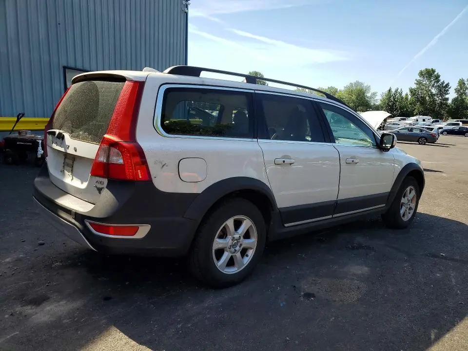 2013 VOLVO XC70 3.2  