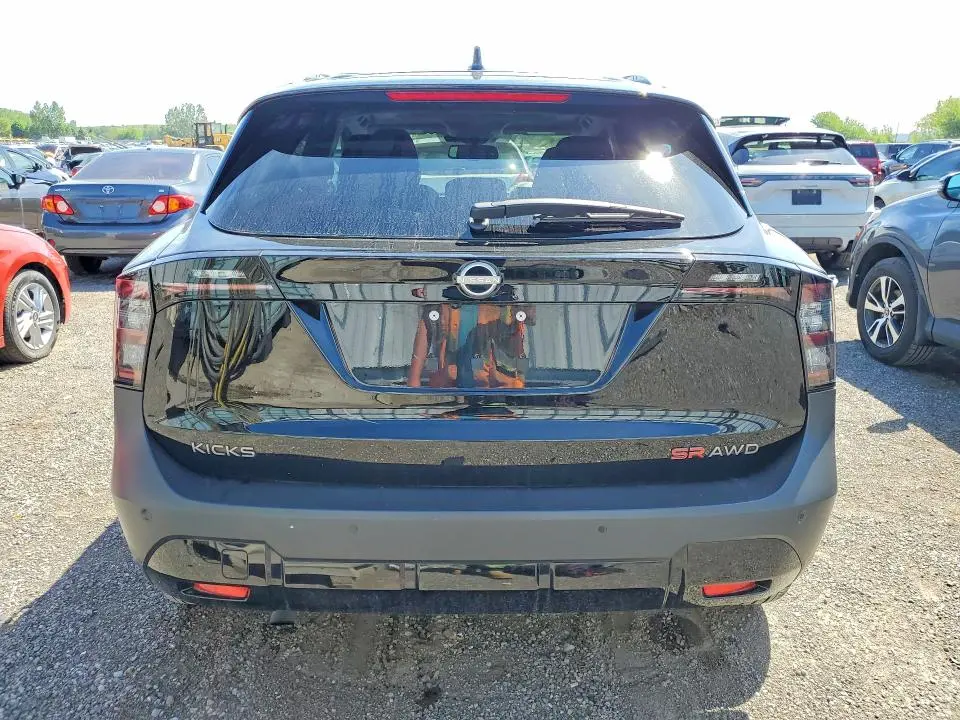 2025 NISSAN KICKS SR  