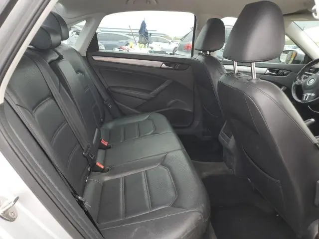 2015 VOLKSWAGEN PASSAT S  