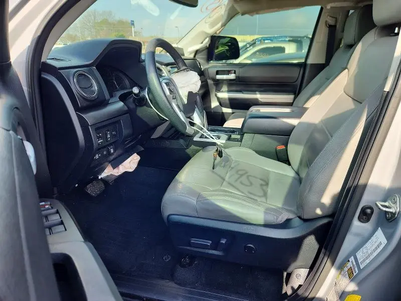 2020 TOYOTA TUNDRA CREWMAX SR5  