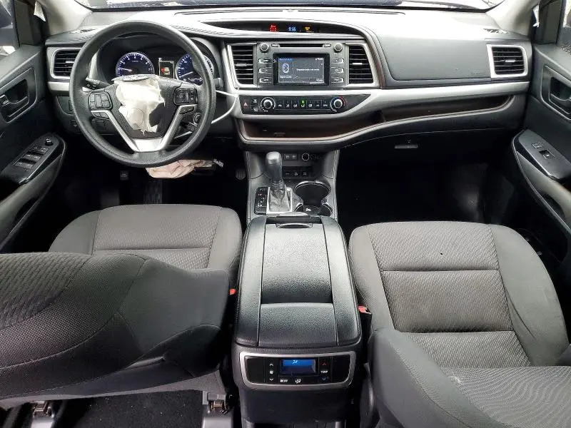 2018 TOYOTA HIGHLANDER LE  