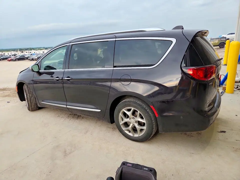 2019 CHRYSLER PACIFICA LIMITED  