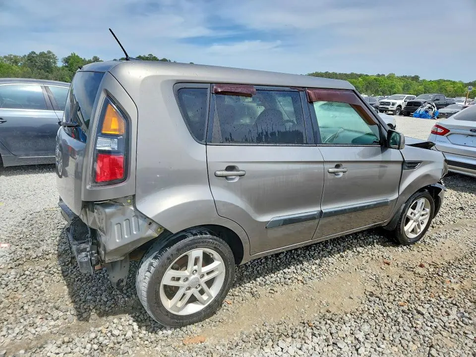 2011 KIA SOUL +  