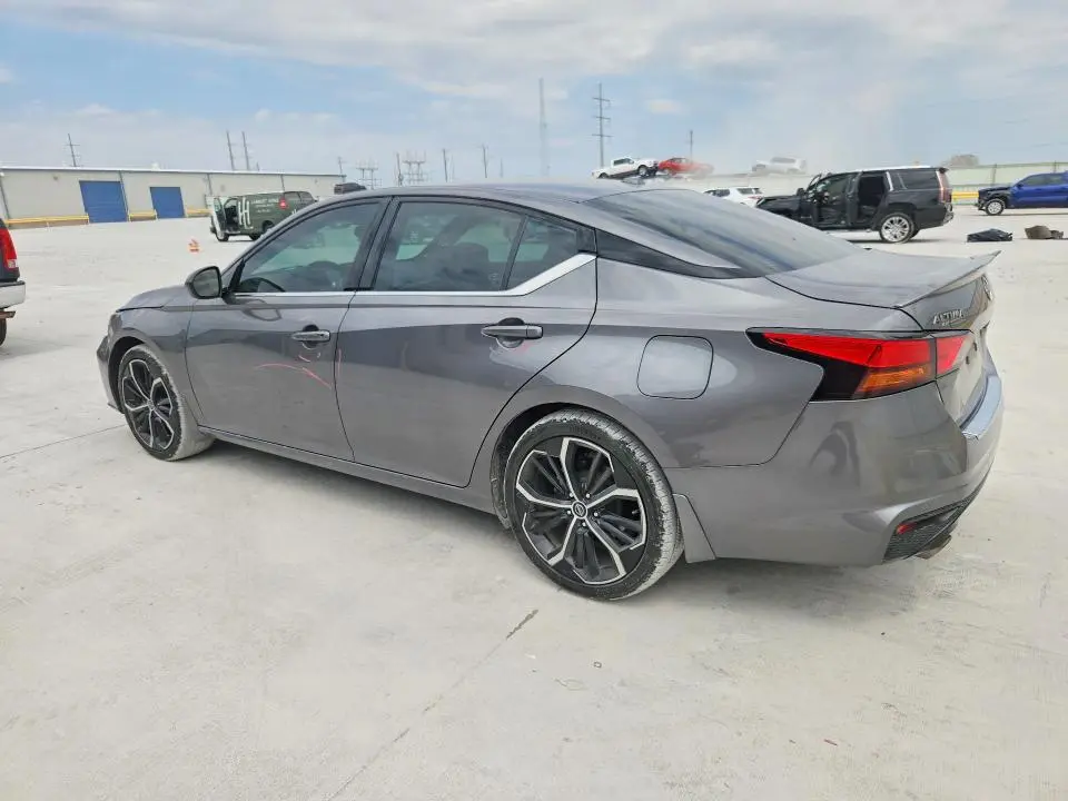 2023 NISSAN ALTIMA SR  