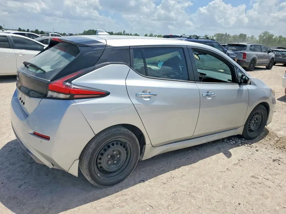 2025 NISSAN LEAF S  