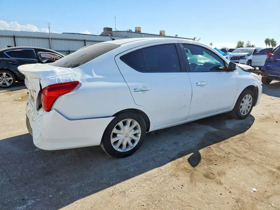 2019 NISSAN VERSA SV  