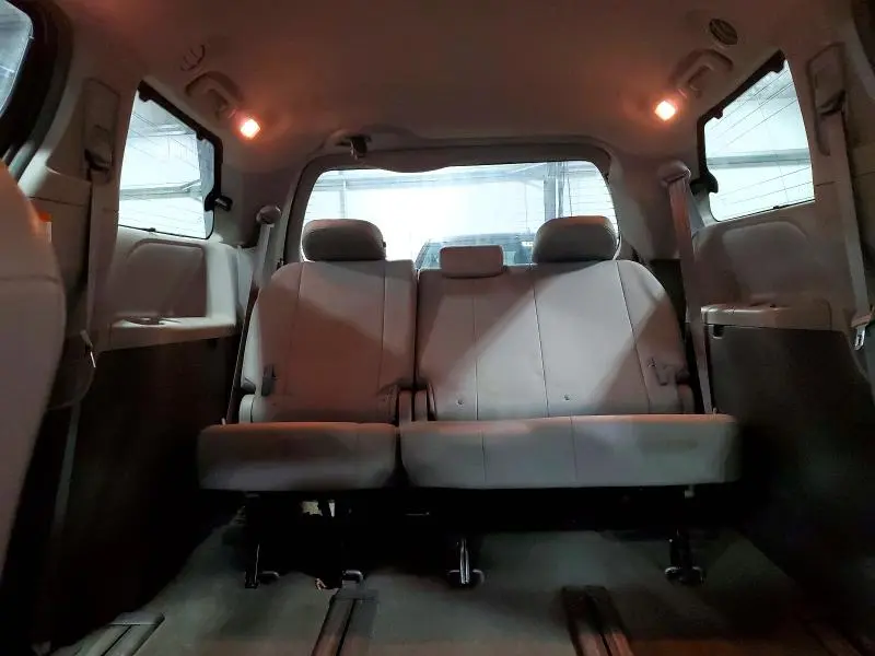 2018 TOYOTA SIENNA XLE 7-PASSENGER  