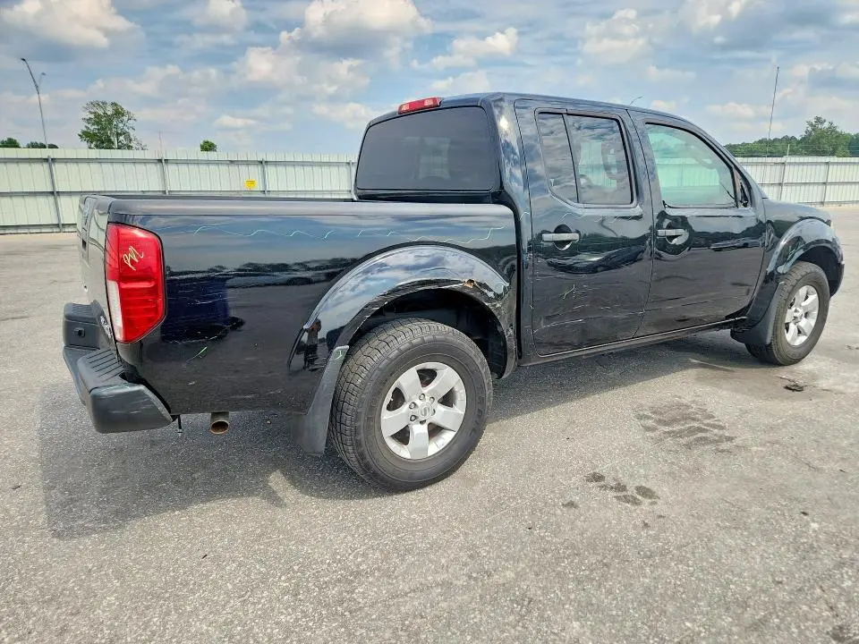 2011 NISSAN FRONTIER S  