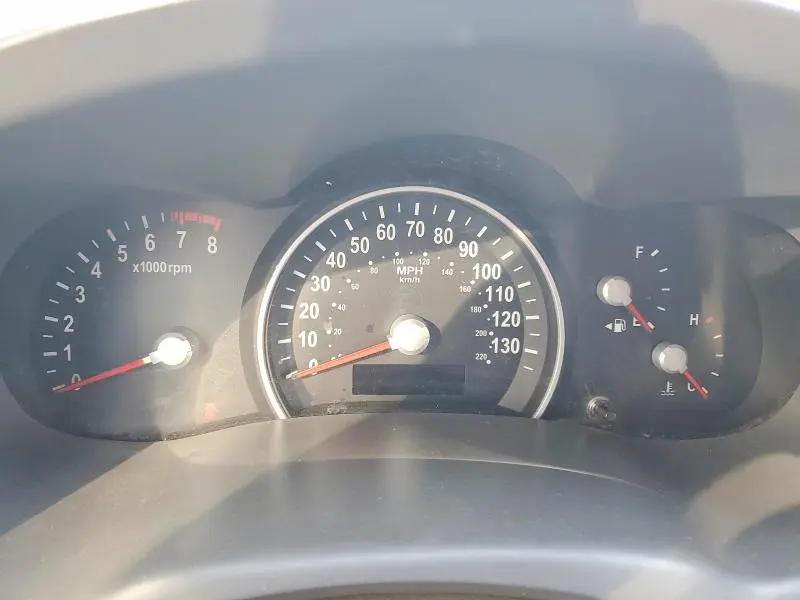 2012 KIA SEDONA LX  