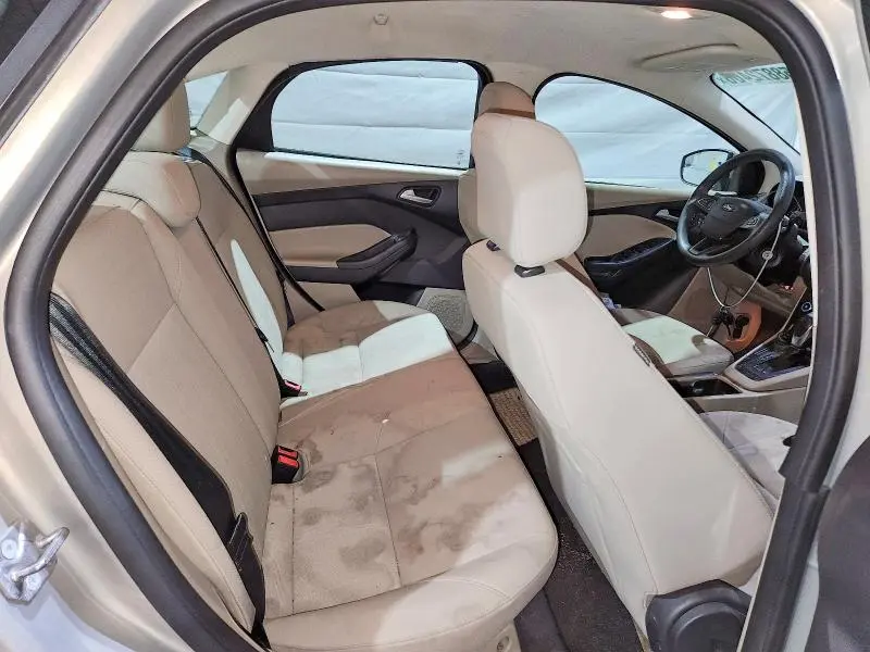 2015 FORD FOCUS SE  