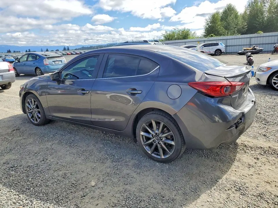 2018 MAZDA 3 TOURING  