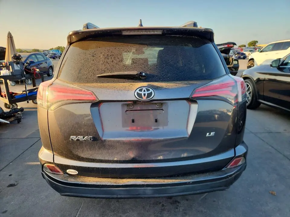 2018 TOYOTA RAV4 LE  