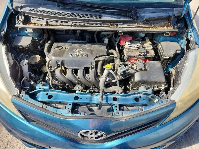 2012 TOYOTA YARIS 5-DOOR L  