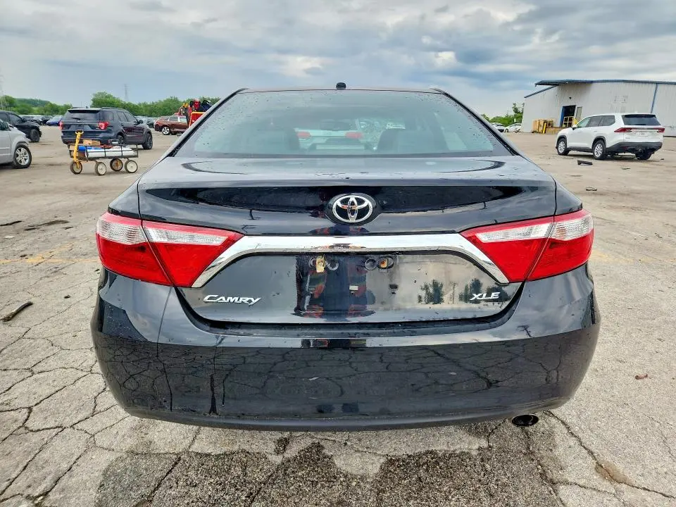 2017 TOYOTA CAMRY XLE  