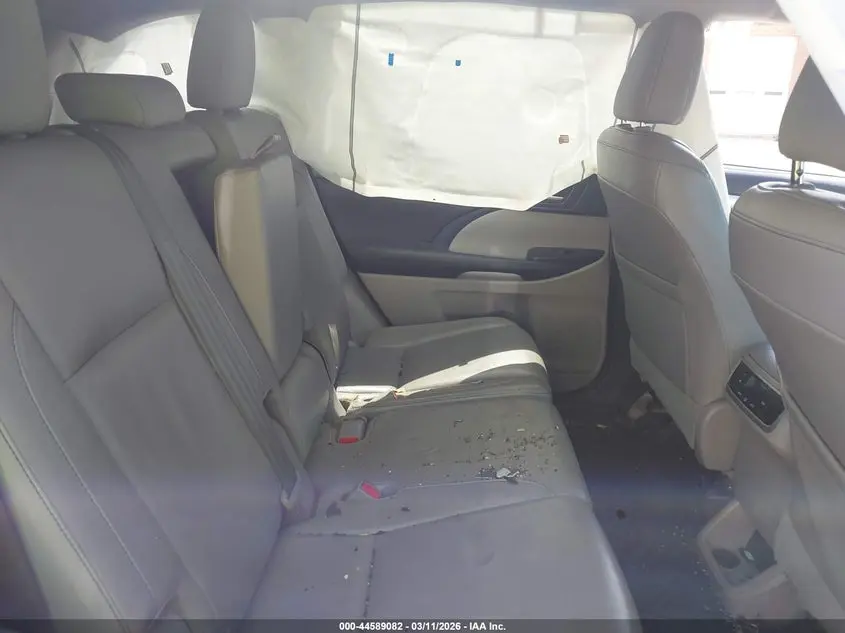 2016 TOYOTA HIGHLANDER XLE V6
