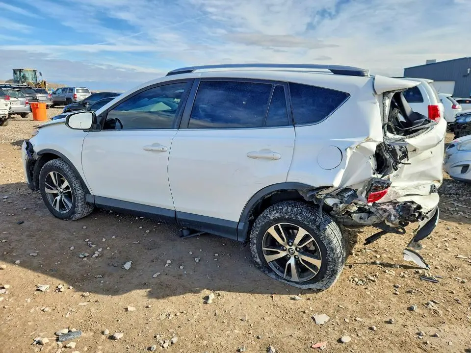 2018 TOYOTA RAV4 XLE  