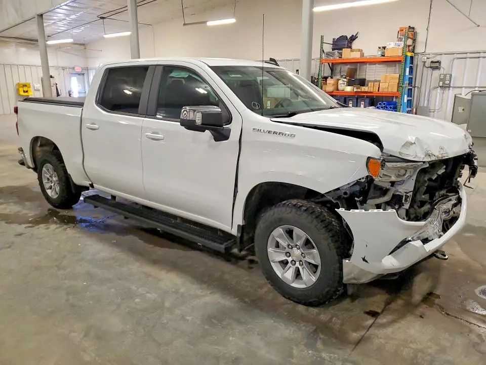 2024 CHEVROLET SILVERADO K1500 LT  