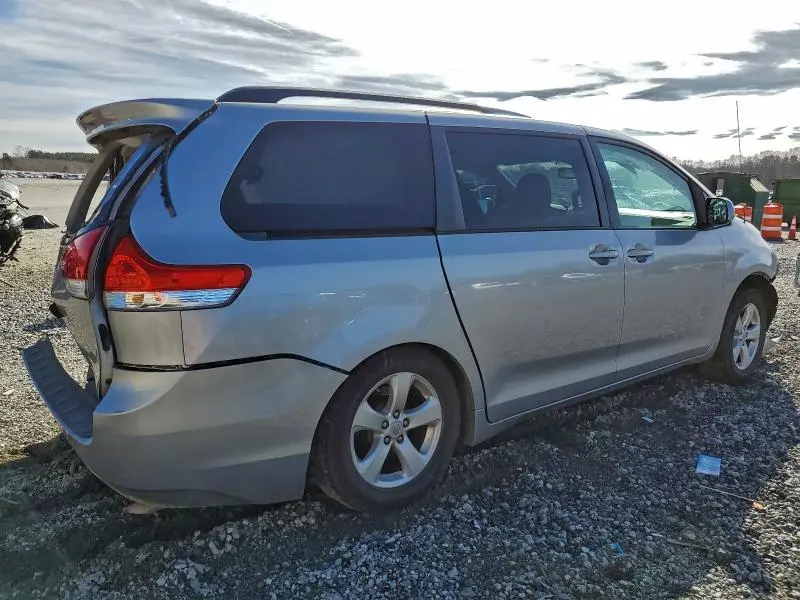 2011 TOYOTA SIENNA BASE  