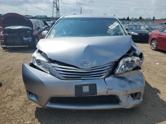 2015 TOYOTA SIENNA LE  