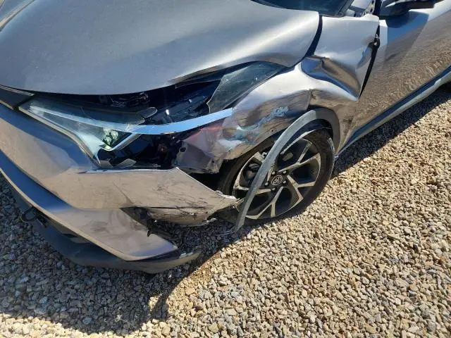 2018 TOYOTA C-HR XLE  